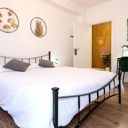 Stanza Alpigneto روما