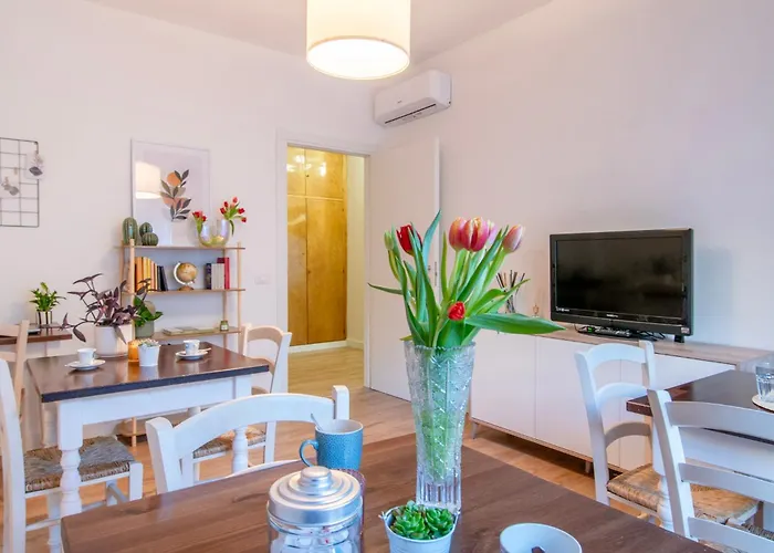 Stanza Alpigneto روما