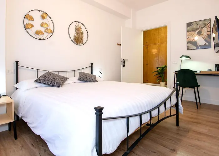 Stanza Alpigneto روما