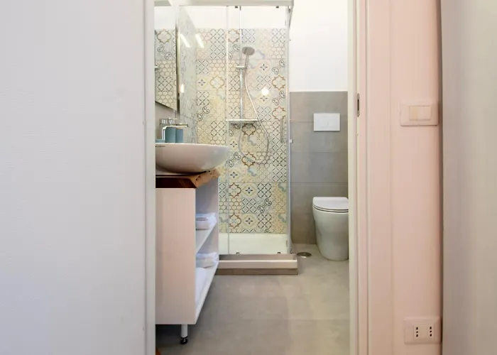 Stanza Alpigneto 4* روما