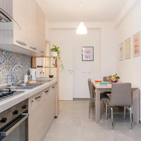 Stanza Alpigneto Guest house Rome